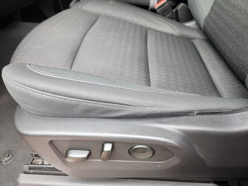 Used 2025 Chevrolet Silverado 1500 LT image 17