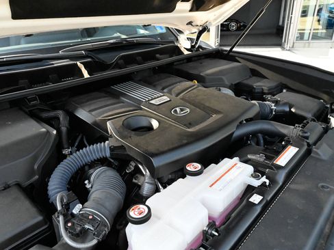 Used 2025 Lexus LX 600 4WD w/ Accessory Package (2T) image 68