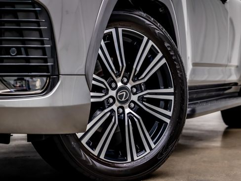Used 2024 Lexus LX 600 4WD w/ Appearance Package image 21