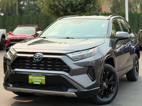Used 2023 Toyota RAV4 SE w/ SE Grade Weather Package AWD/4WD image 1