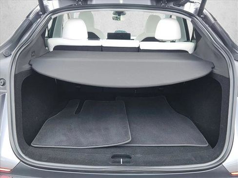Used 2026 Tesla Model Y Long Range image 7