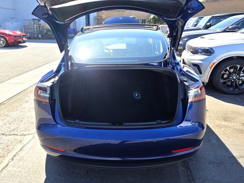 Used 2022 Tesla Model 3 image 9