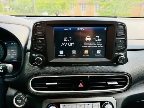 Used 2021 Hyundai Kona Limited w/ Cargo Package FWD image 21