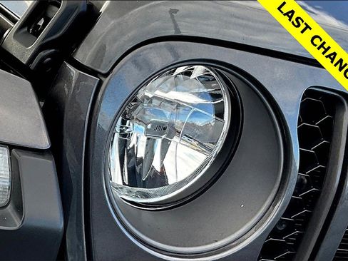 Used 2021 Jeep Gladiator Mojave image 30