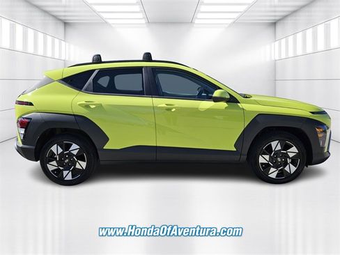 Used 2025 Hyundai Kona SEL image 2