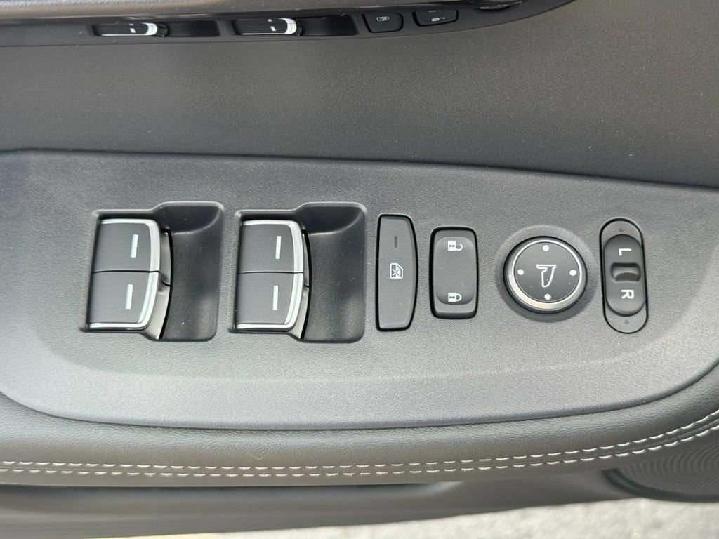 Certified 2026 Acura ADX FWD image 18