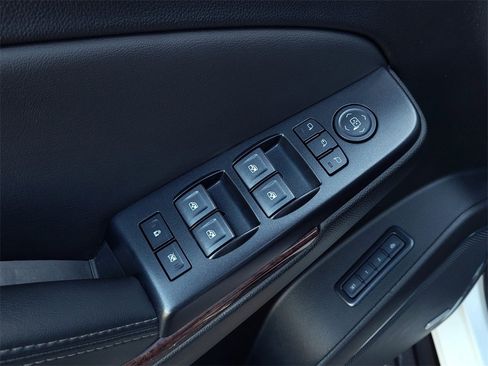 Used 2020 GMC Yukon SLT w/ Open Road Package image 11