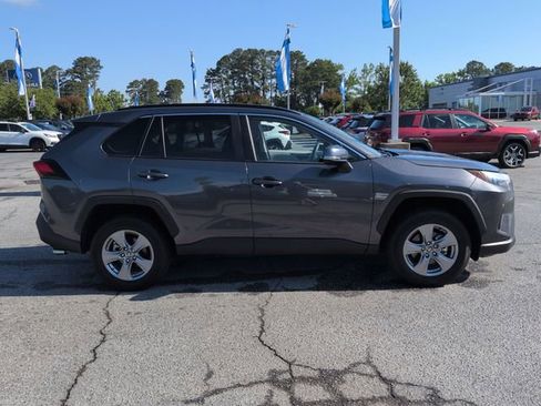 Used 2025 Toyota RAV4 XLE w/ Convenience Package FWD image 2