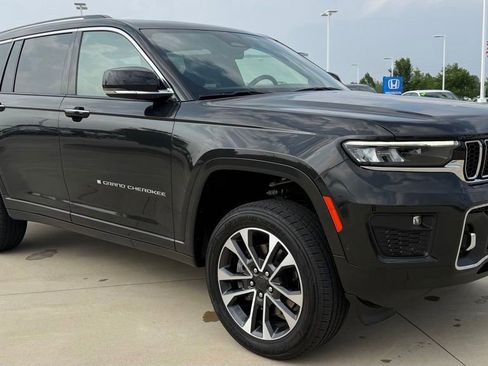 Certified 2022 Jeep Grand Cherokee L Overland w/ Luxury Tech Group IV AWD/4WD image 8