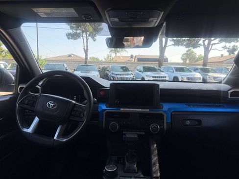 Used 2025 Toyota Tacoma TRD Off-Road AWD/4WD image 30