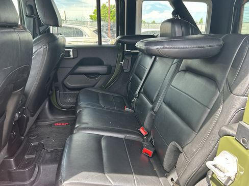 Used 2021 Jeep Wrangler Unlimited Sahara AWD/4WD image 7