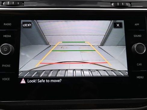 Used 2023 Volkswagen Tiguan SE R-Line FWD image 21