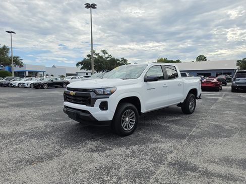 Used 2023 Chevrolet Colorado LT w/ LT Convenience Package II AWD/4WD image 11