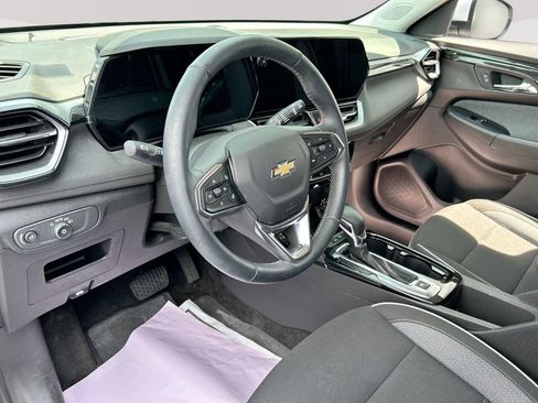 Used 2024 Chevrolet TrailBlazer LT w/ Convenience Package AWD/4WD image 14