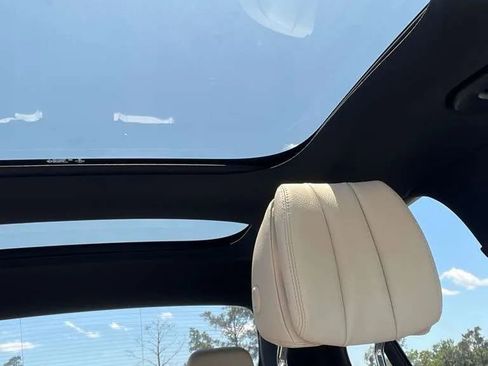 Used 2022 Mercedes-Benz E 350 Sedan image 7