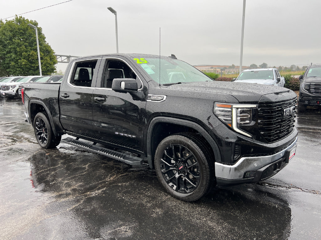 Used 2025 GMC Sierra 1500 SLT w/ SLT Premium Plus Package AWD/4WD image 4