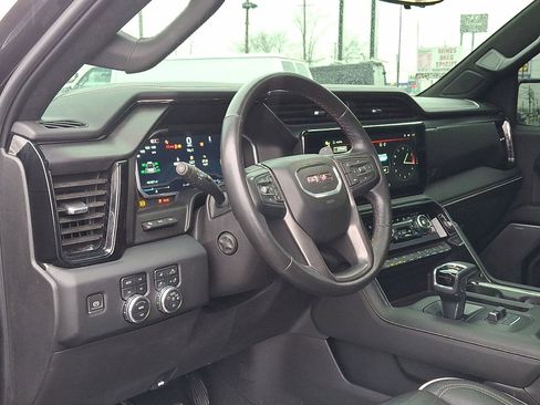 Used 2024 GMC Sierra 1500 AT4X image 10
