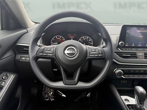 Used 2025 Nissan Altima 2.5 S FWD image 25