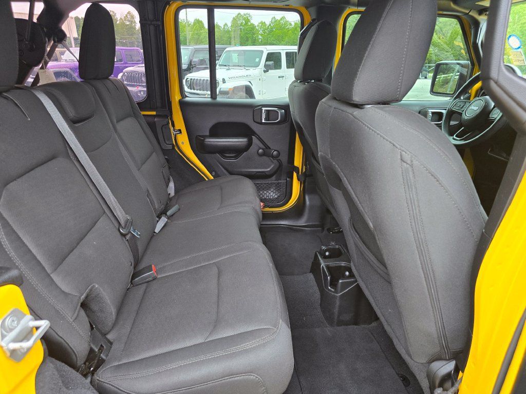 Used 2018 Jeep Wrangler Unlimited Sport AWD/4WD image 25