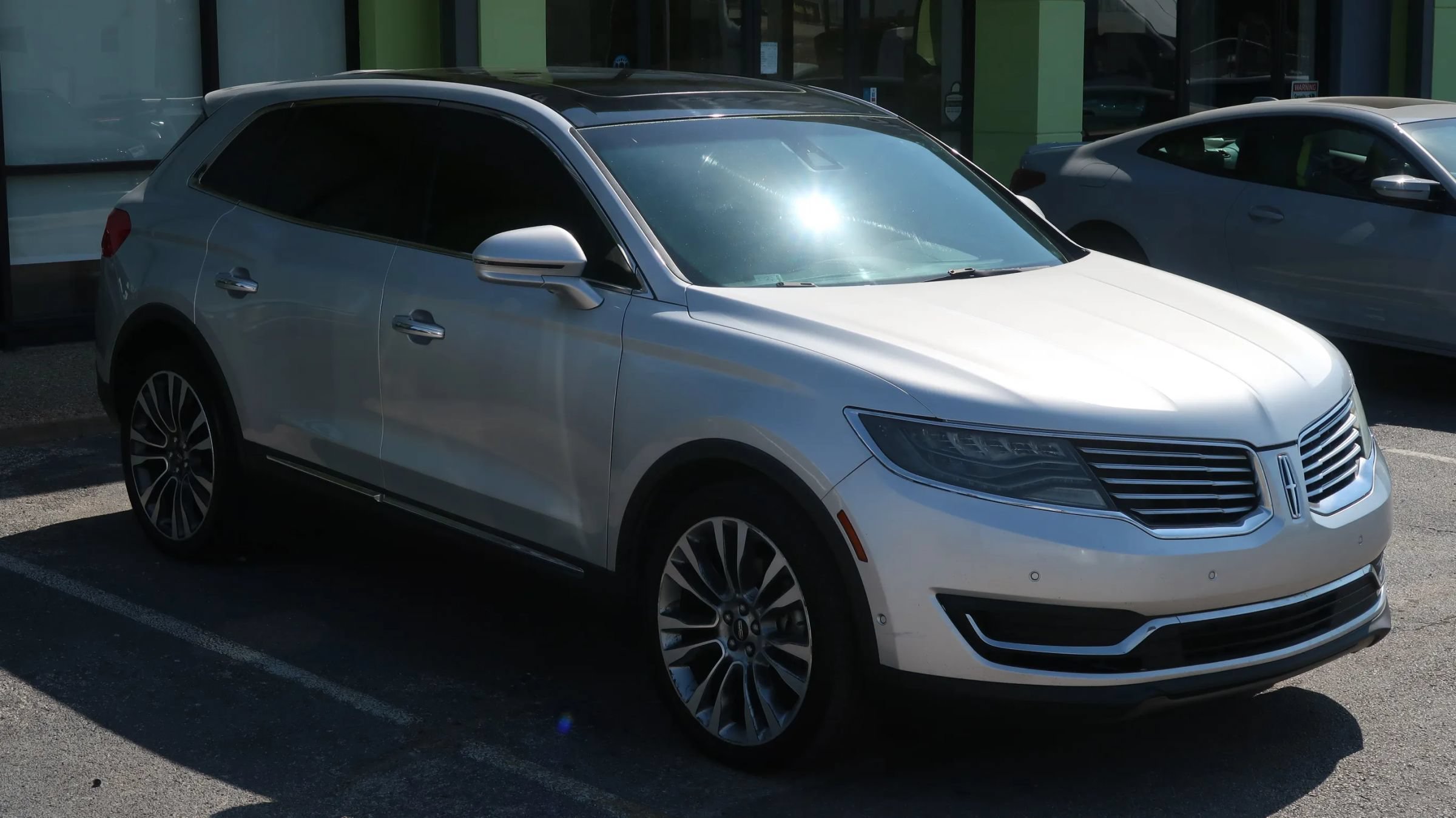 Used 2016 Lincoln MKX Reserve w/ Luxury Package AWD/4WD image 5
