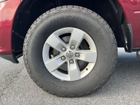 Used 2017 RAM 1500 Express AWD/4WD image 12