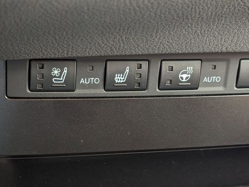 Certified 2025 Lexus ES 300h w/ Luxury Package image 32