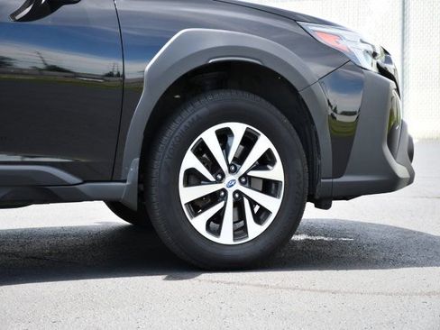 Used 2023 Subaru Outback Premium AWD/4WD image 9