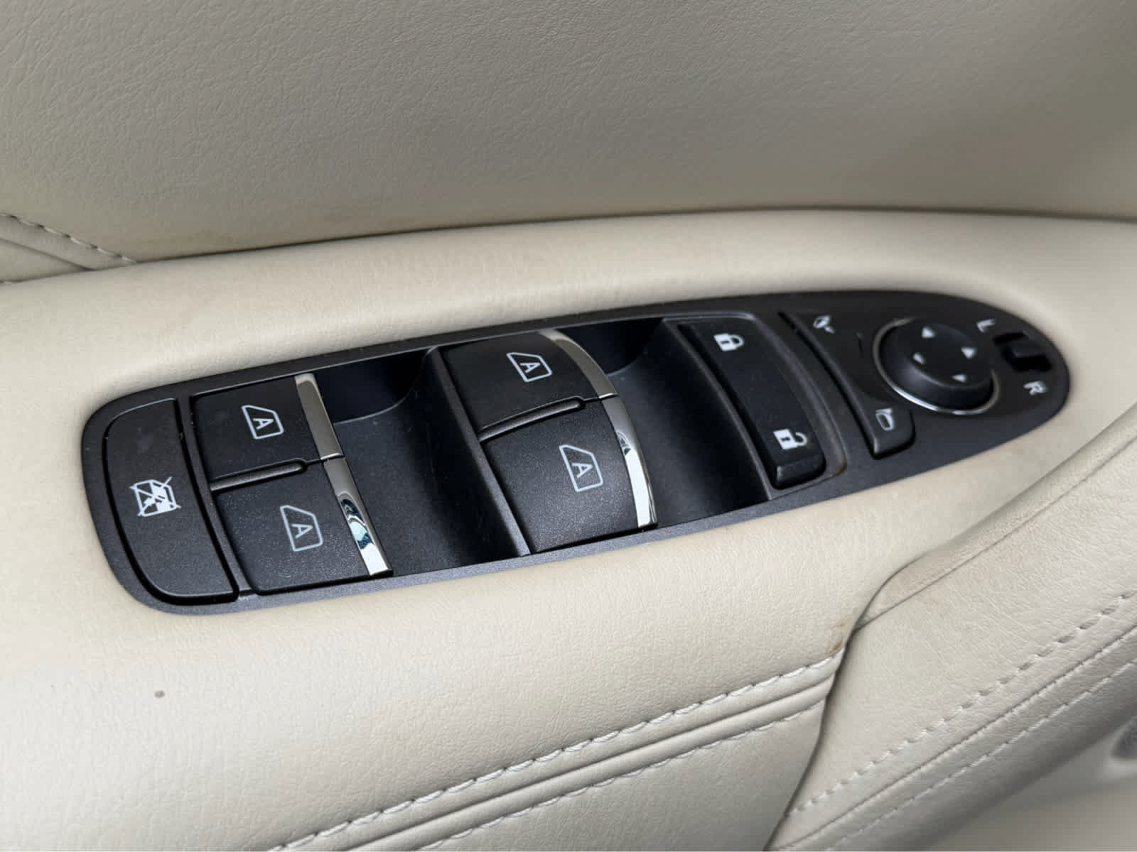 Used 2024 INFINITI QX80 Sensory AWD/4WD image 8