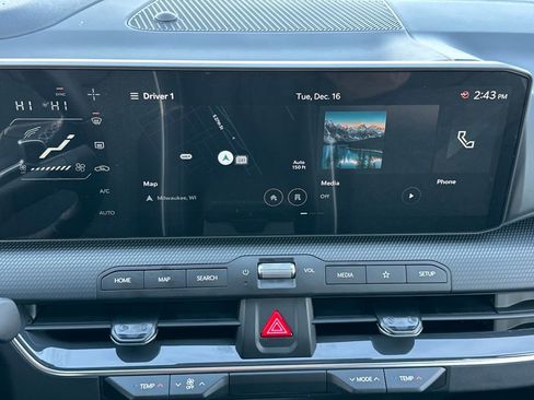 New 2025 Kia K4 GT-Line image 32