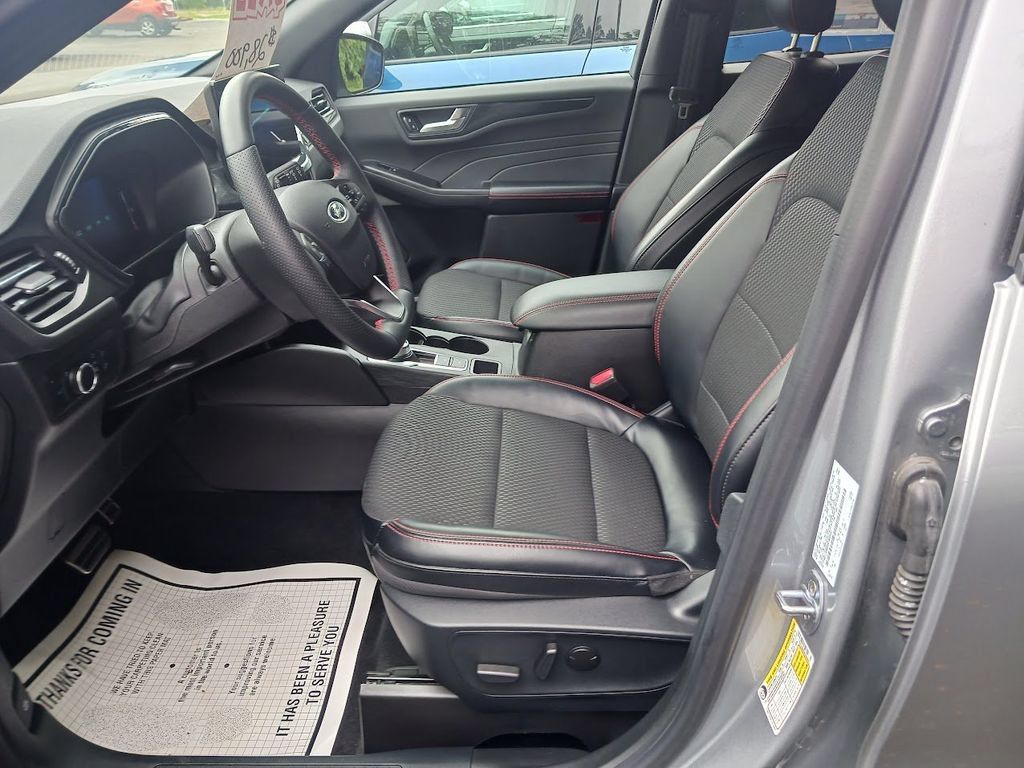 Used 2024 Ford Escape ST-Line w/ Tech Pack #1 AWD/4WD image 13