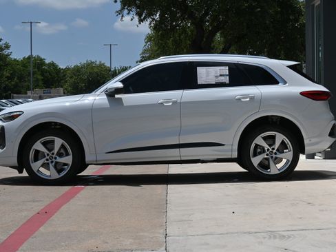Used 2025 Audi Q5 Premium Plus w/ Premium Plus AWD/4WD image 6