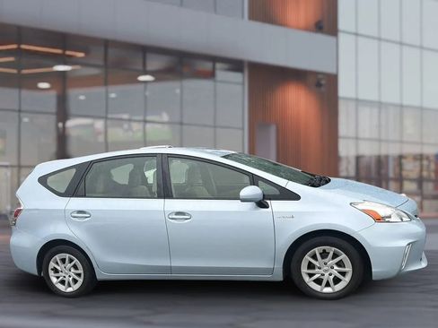 Used 2012 Toyota Prius V Two FWD image 14