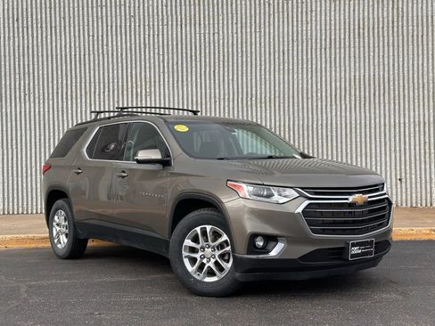 Used 2020 Chevrolet Traverse LT w/ Driver Confidence II Package AWD/4WD image 7
