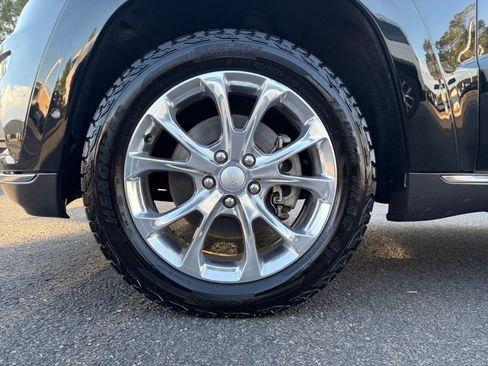 Used 2019 Jeep Grand Cherokee Summit AWD/4WD image 11