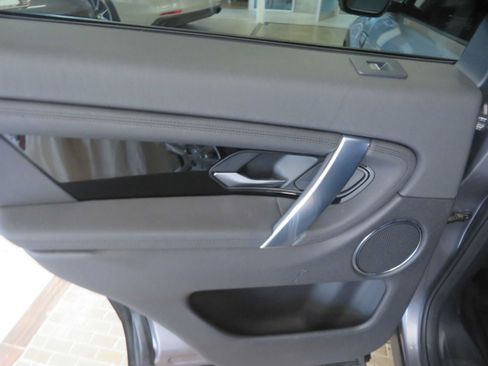 Used 2020 Land Rover Discovery Sport AWD/4WD image 18