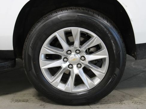 Used 2023 Chevrolet Suburban Premier image 21