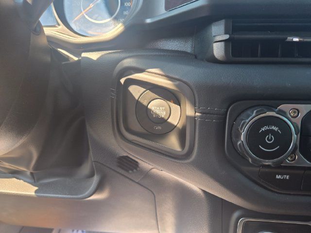Used 2025 Jeep Wrangler Unlimited Sahara AWD/4WD image 17