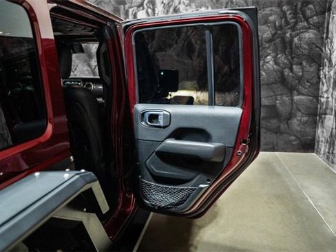 Used 2021 Jeep Wrangler Unlimited Rubicon w/ Trailer Tow Package image 11