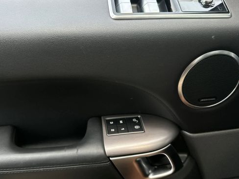 Used 2020 Land Rover Range Rover Sport HSE image 15