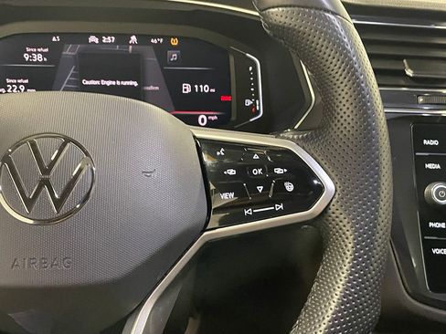 Used 2022 Volkswagen Tiguan SEL R-Line image 37