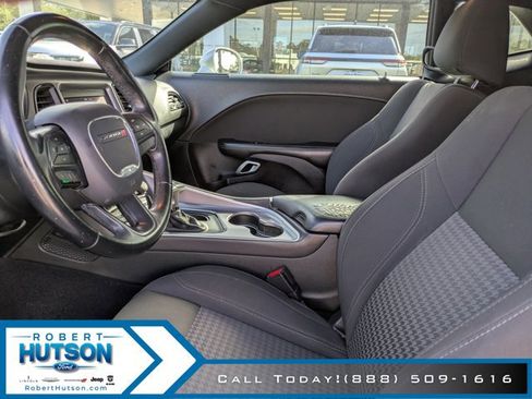 Used 2019 Dodge Challenger SXT image 15