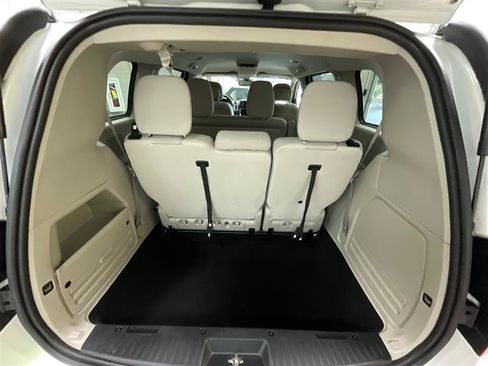Used 2019 Dodge Grand Caravan SE FWD image 21
