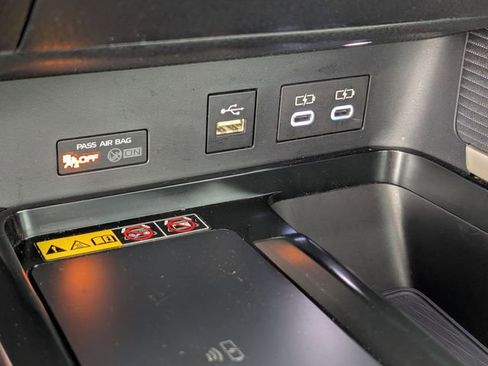 Used 2025 Toyota Camry SE w/ Convenience Package FWD image 58