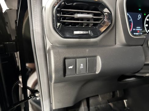Used 2025 Honda Pilot Touring image 18