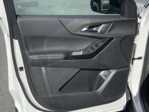 New 2026 Chevrolet Equinox LT w/ Convenience Package II image 24