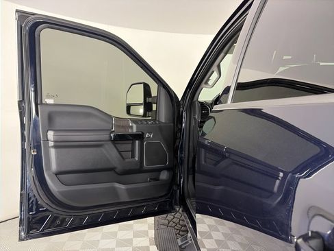 Used 2021 Ford F250 Lariat w/ Lariat Ultimate Package AWD/4WD image 10