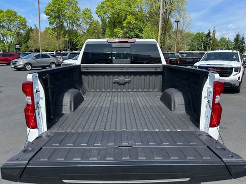 Used 2025 Chevrolet Silverado 1500 LT Trail Boss w/ Convenience Package II AWD/4WD image 23