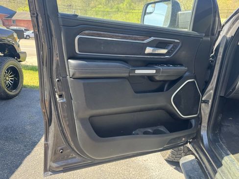Used 2019 RAM 1500 Laramie image 10
