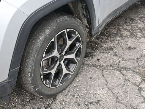 Used 2025 Jeep Compass Limited image 14