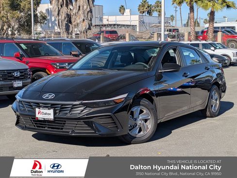 New 2026 Hyundai Elantra SE image 1